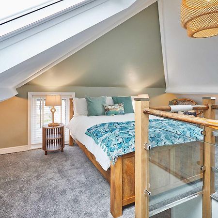 Host & Stay - Tenby Cottage Whitby Exterior photo