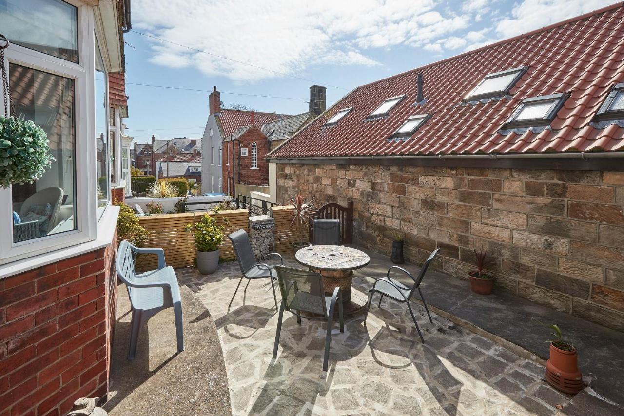 Host & Stay - Tenby Cottage Whitby Exterior photo