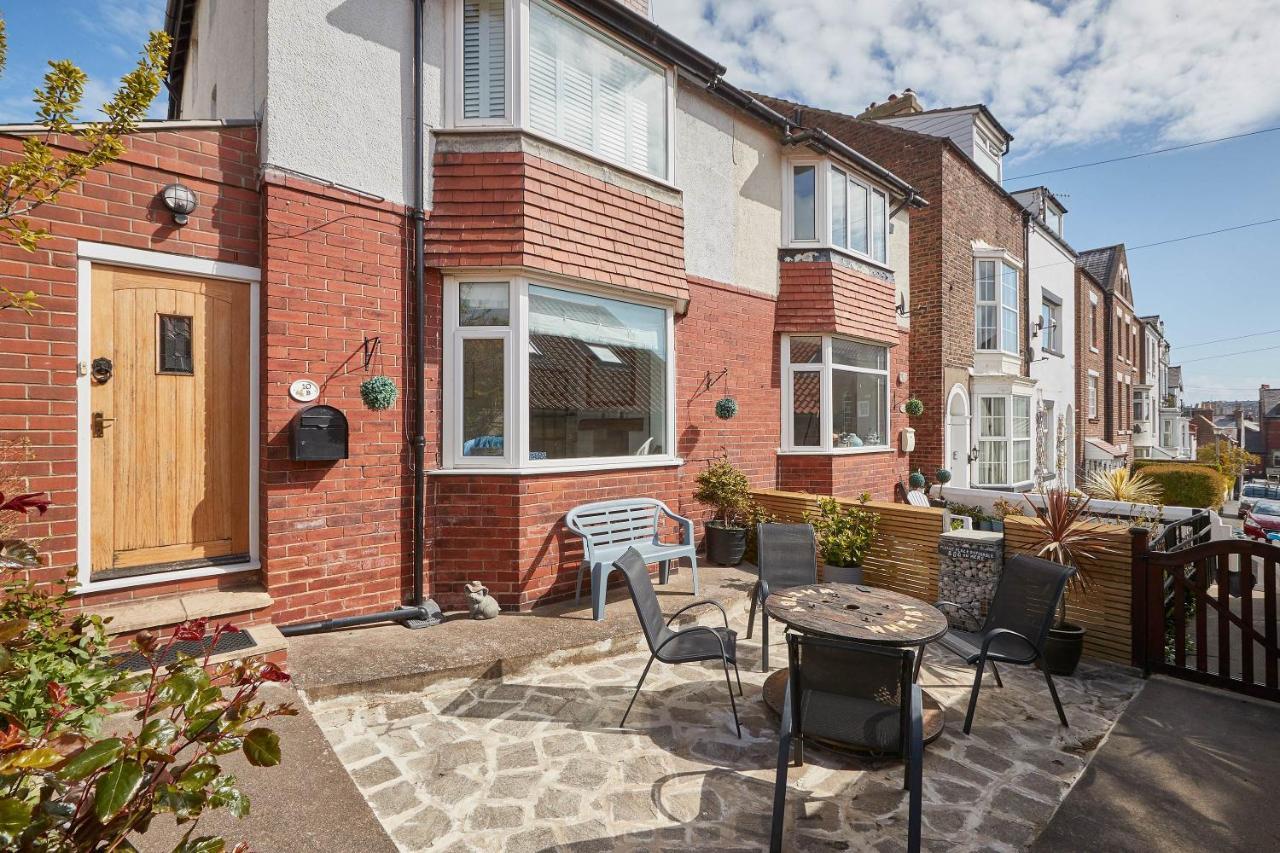 Host & Stay - Tenby Cottage Whitby Exterior photo